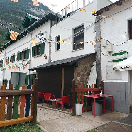 Apartament Calmfranc Avairent Canfranc Pueblo Zewnętrze zdjęcie